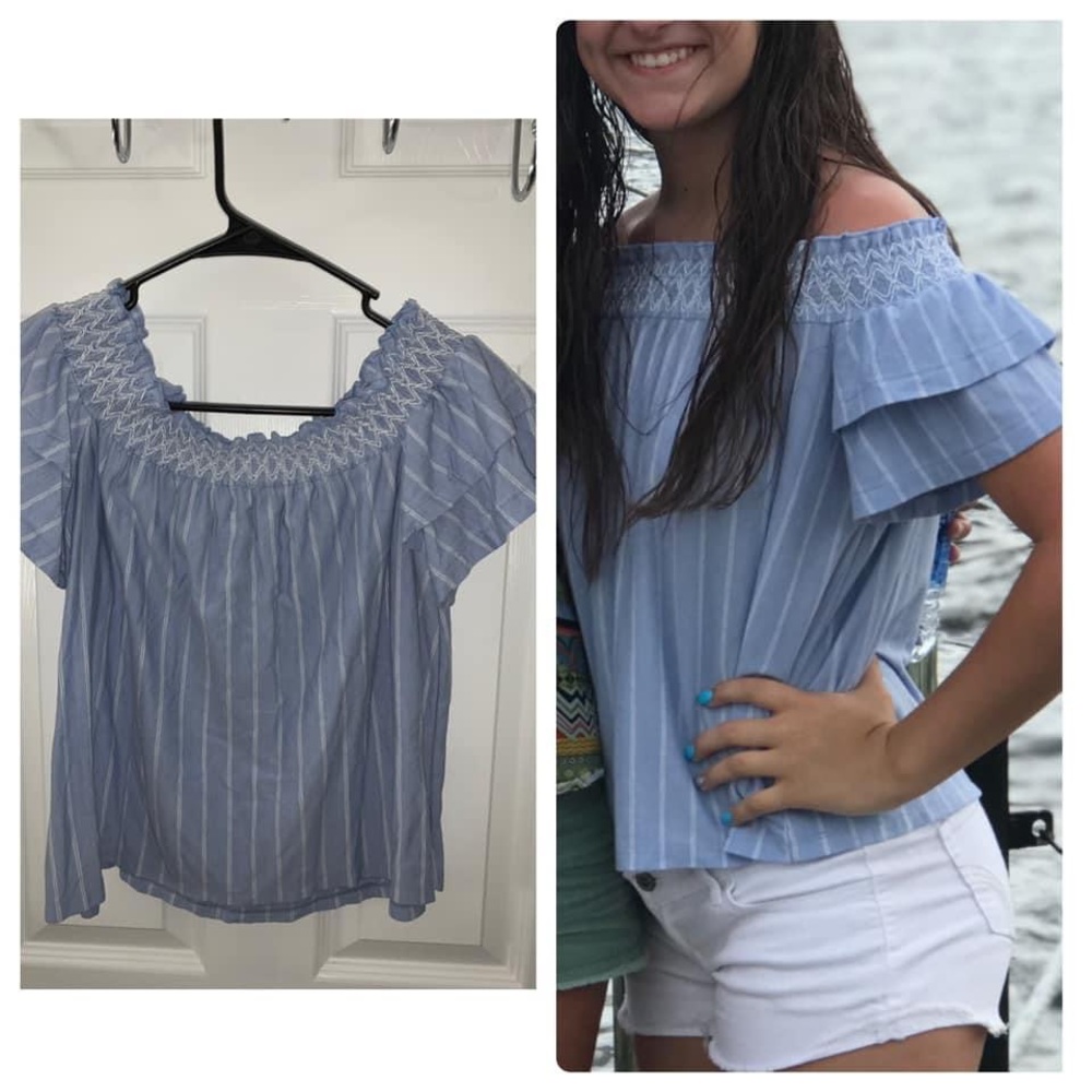 American Eagle off the shoulder top